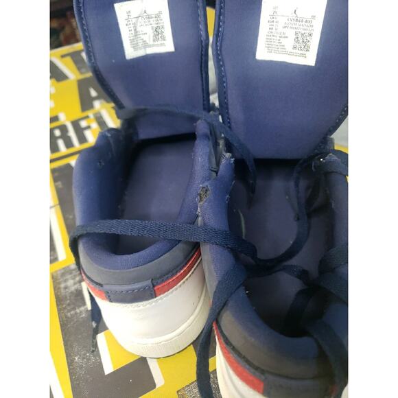 Jordans Boy's Air 1 Mid SE Sneakers Size 7 - Picture 5 of 8